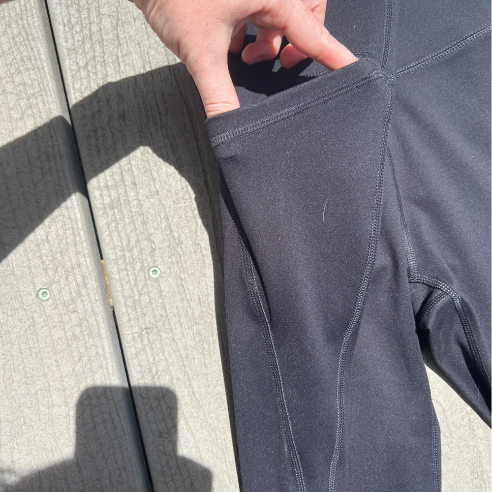 All in Motion: Women’s Athletic Leggings in Black. Size Large. - Picture 6 of 11